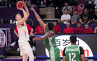 中國男籃新星2米06，首秀驚艷，得分10+4，罰球魔術師！