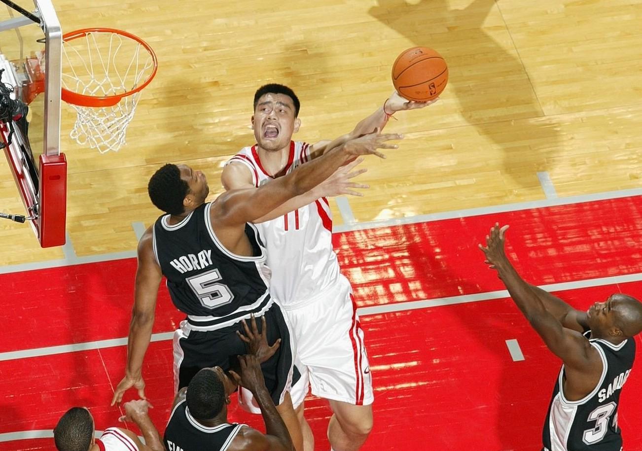 羅伯特·霍里（Robert Horry）：頻繁的國家隊比賽將姚明的NBA職業(yè)生涯提前