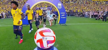 5d4fc152fe0b192740a3ddd8a70971ba.gif
